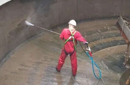 water tank cleaning